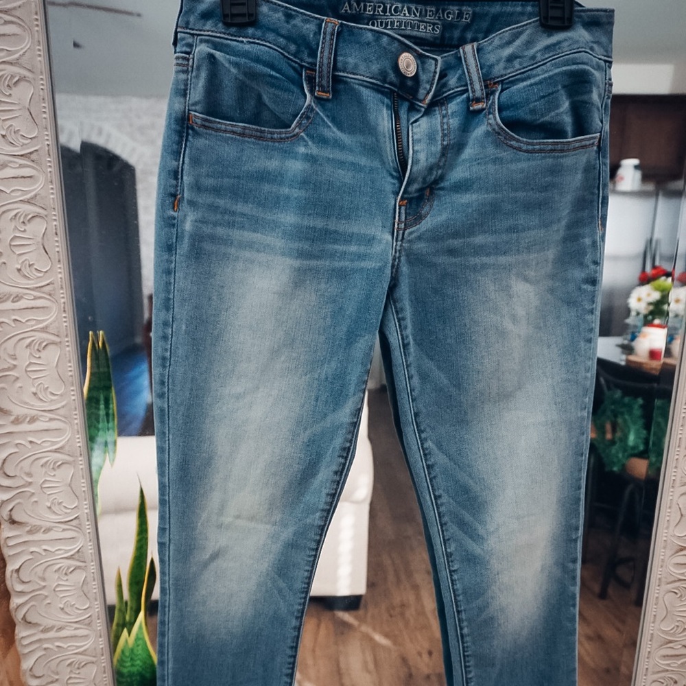 American Eagle blue jeans
